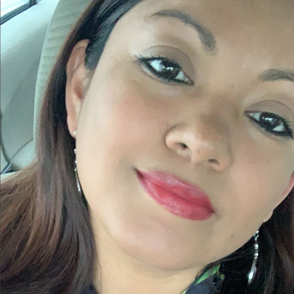 Meet your Posher, Ana - Picture 1 of 1